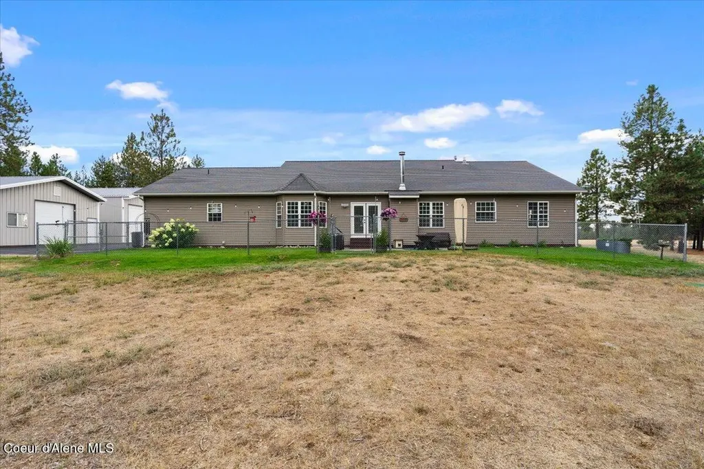 9537 E Parks Road Athol ID 83801