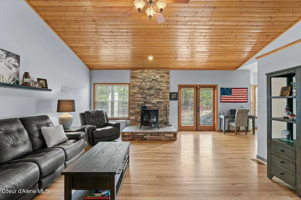 9537 E Parks Road Athol ID 83801