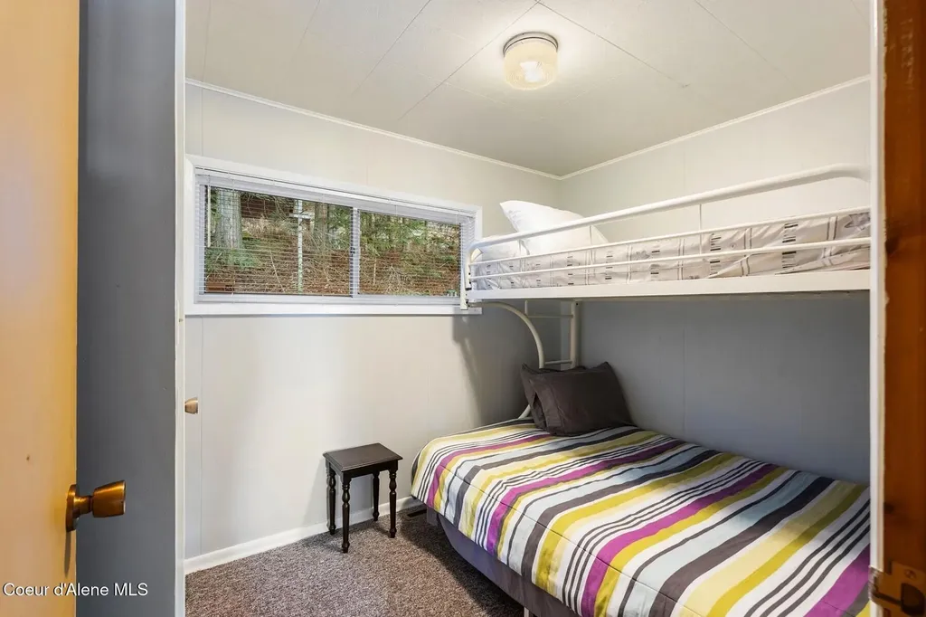 525 Bay Drive Sagle ID 83860