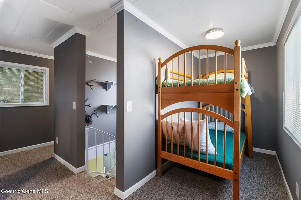 525 Bay Drive Sagle ID 83860