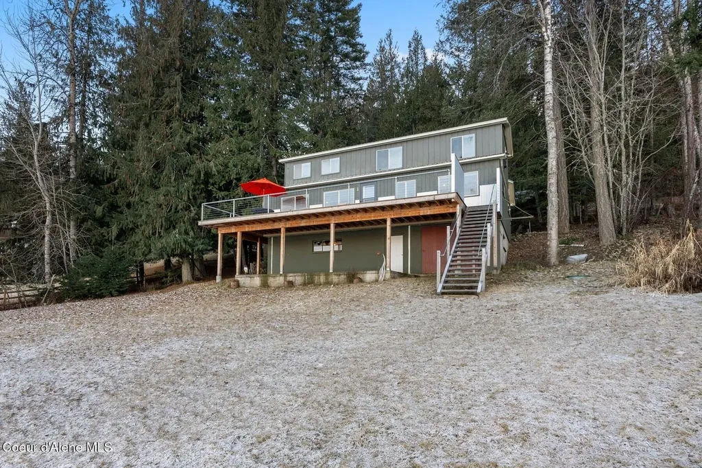 525 Bay Drive Sagle ID 83860