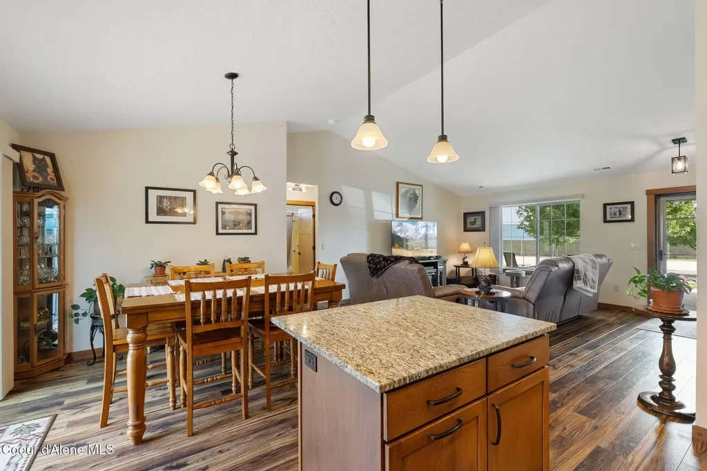 310 Seven Sisters Drive Kootenai ID 83840