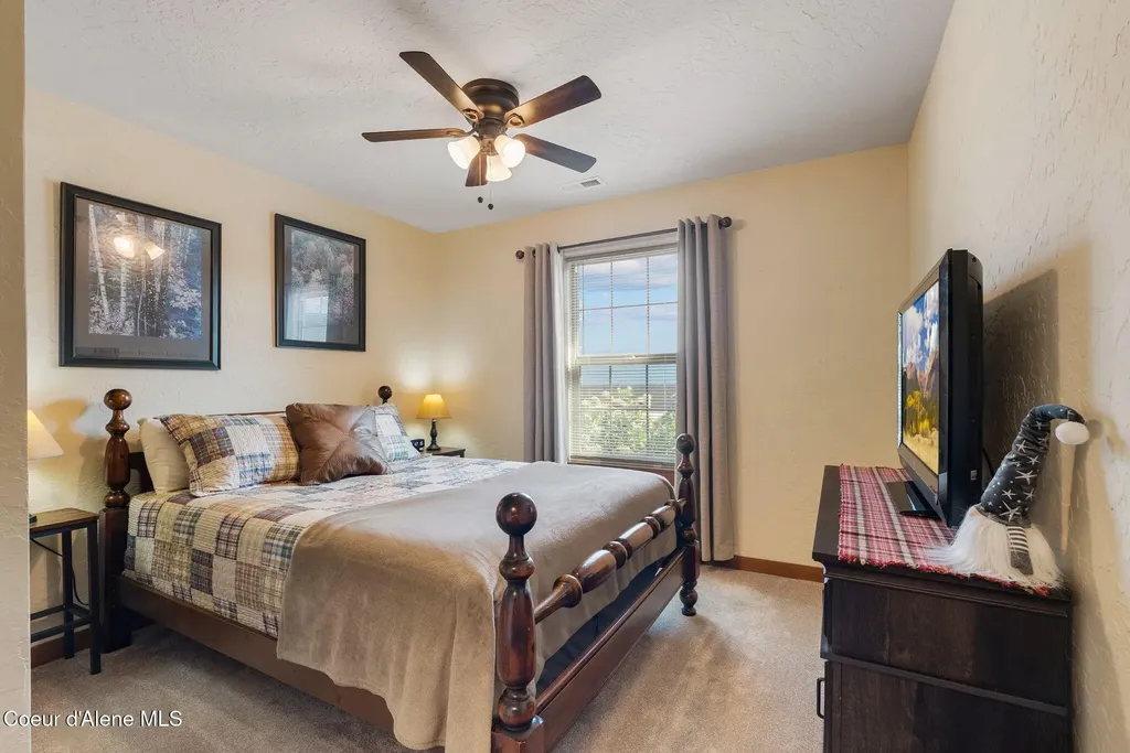 310 Seven Sisters Drive Kootenai ID 83840