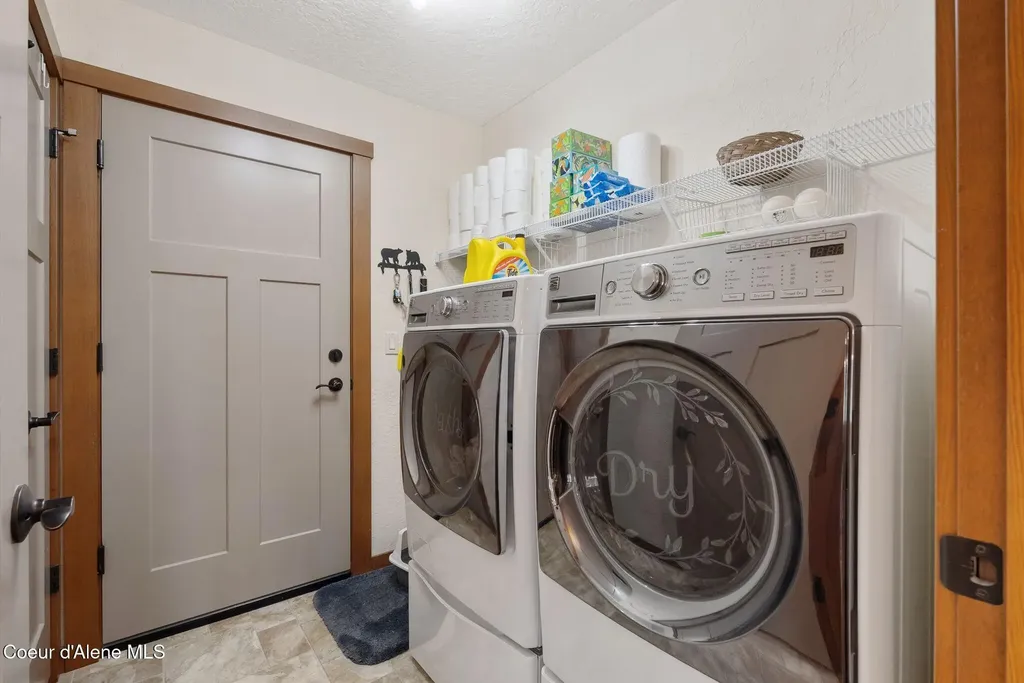 310 Seven Sisters Drive Kootenai ID 83840