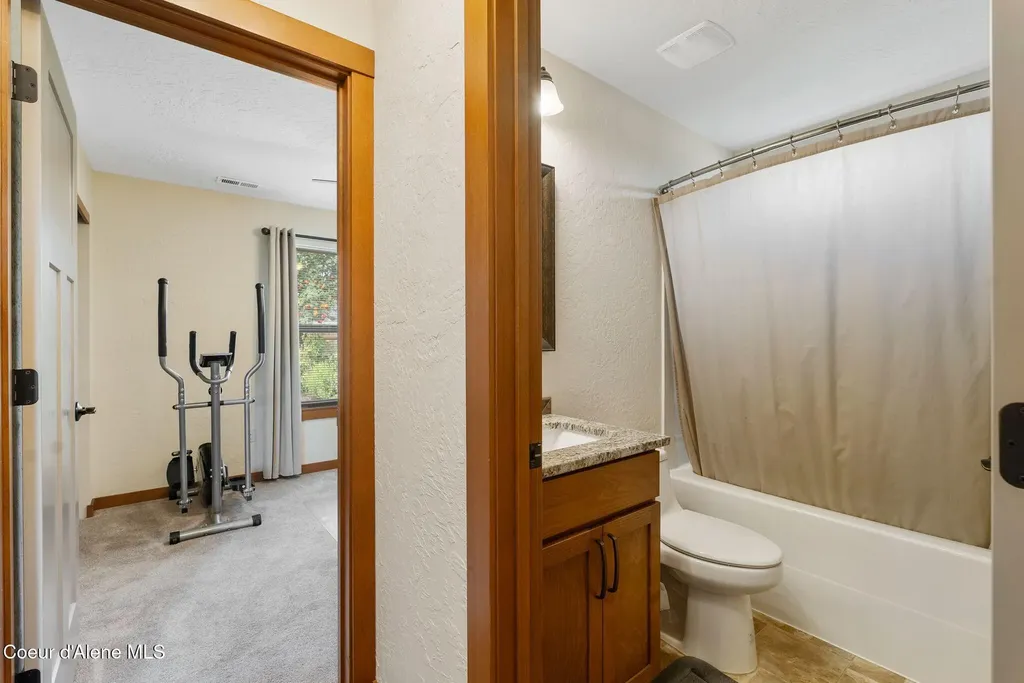310 Seven Sisters Drive Kootenai ID 83840