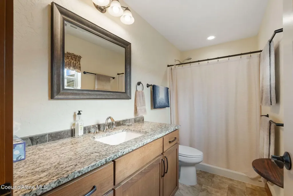 310 Seven Sisters Drive Kootenai ID 83840