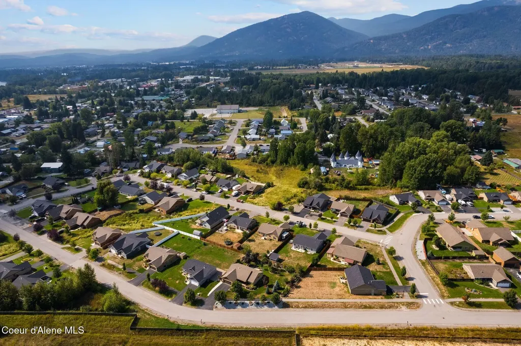 310 Seven Sisters Drive Kootenai ID 83840