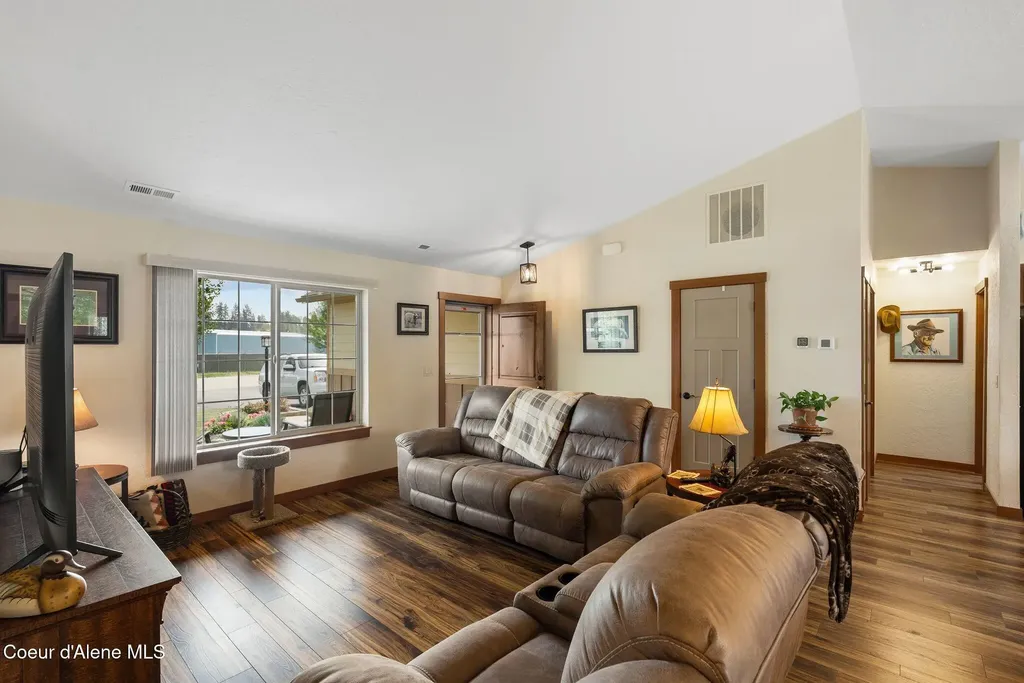 310 Seven Sisters Drive Kootenai ID 83840