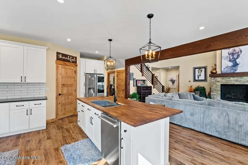 11388 N Armonia Way Hayden ID 83835