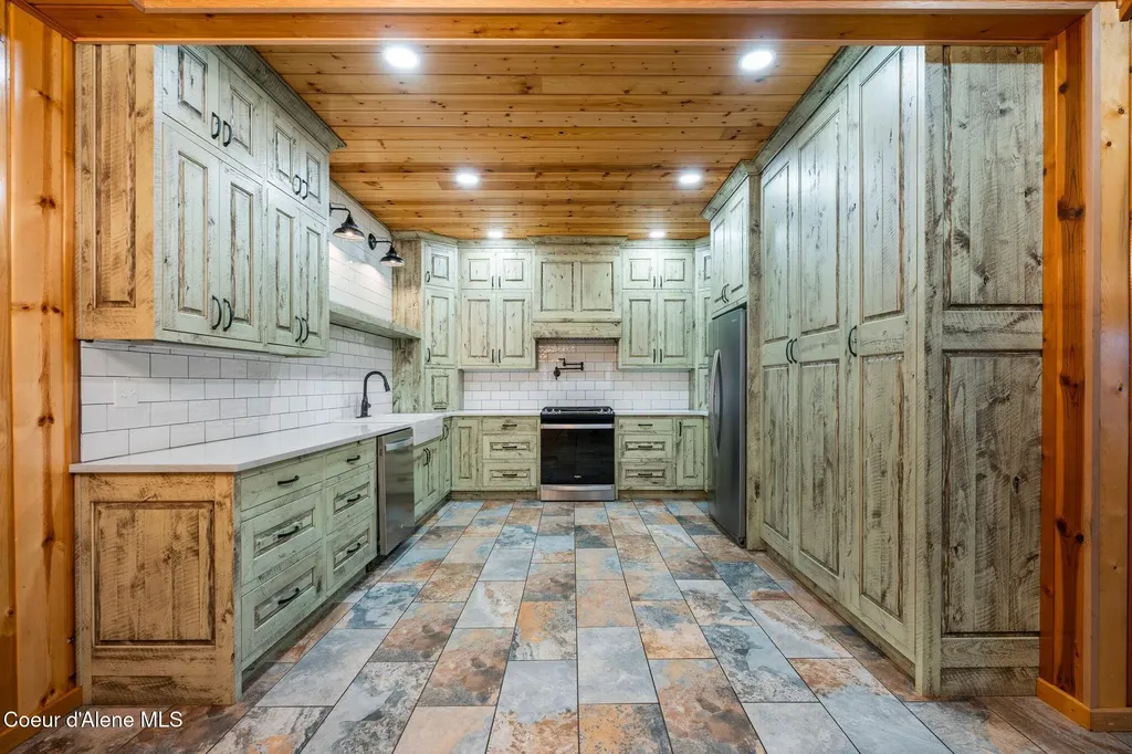 58250 Highway 200 Clark Fork ID 83811
