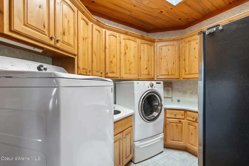 1758 Giles Connection Road Bonners Ferry ID 83805