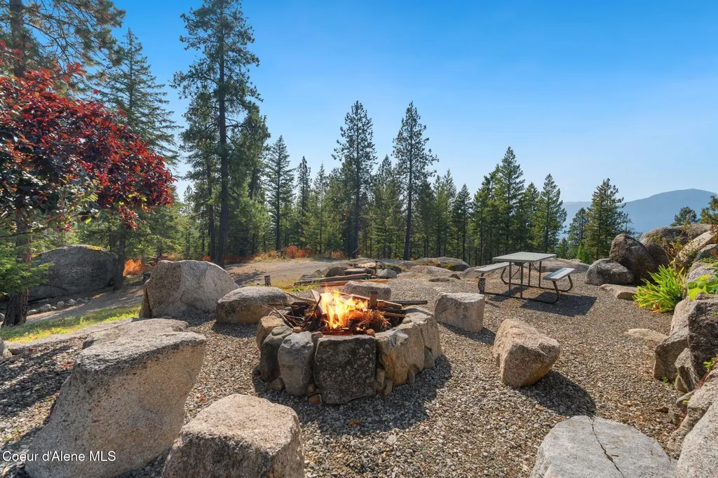 1758 Giles Connection Road Bonners Ferry ID 83805
