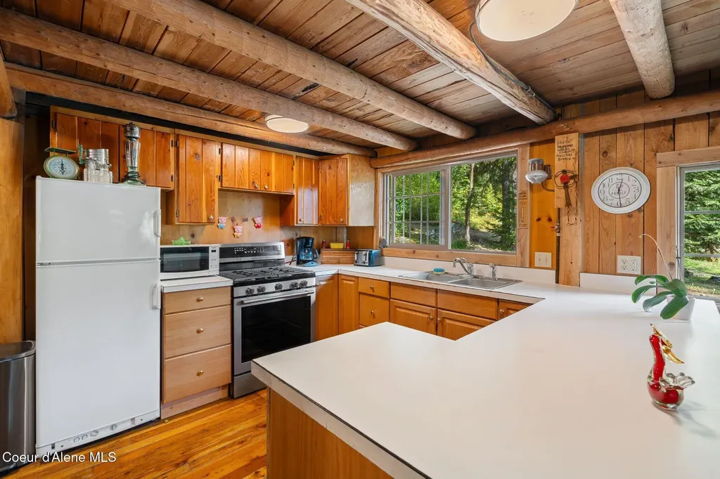 1758 Giles Connection Road Bonners Ferry ID 83805