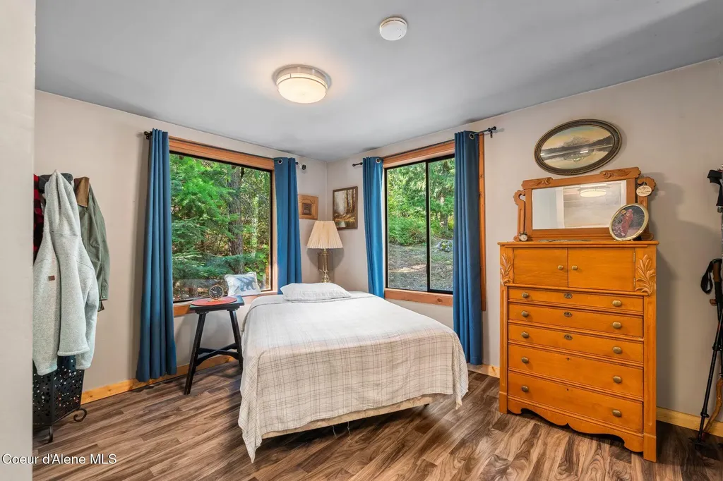 1758 Giles Connection Road Bonners Ferry ID 83805