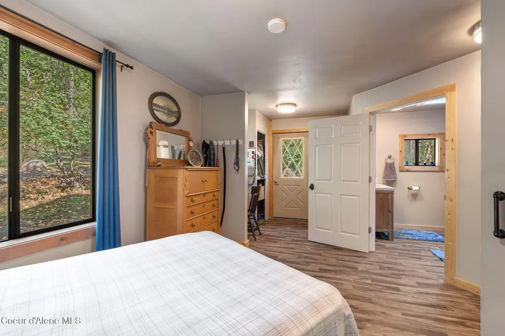 1758 Giles Connection Road Bonners Ferry ID 83805