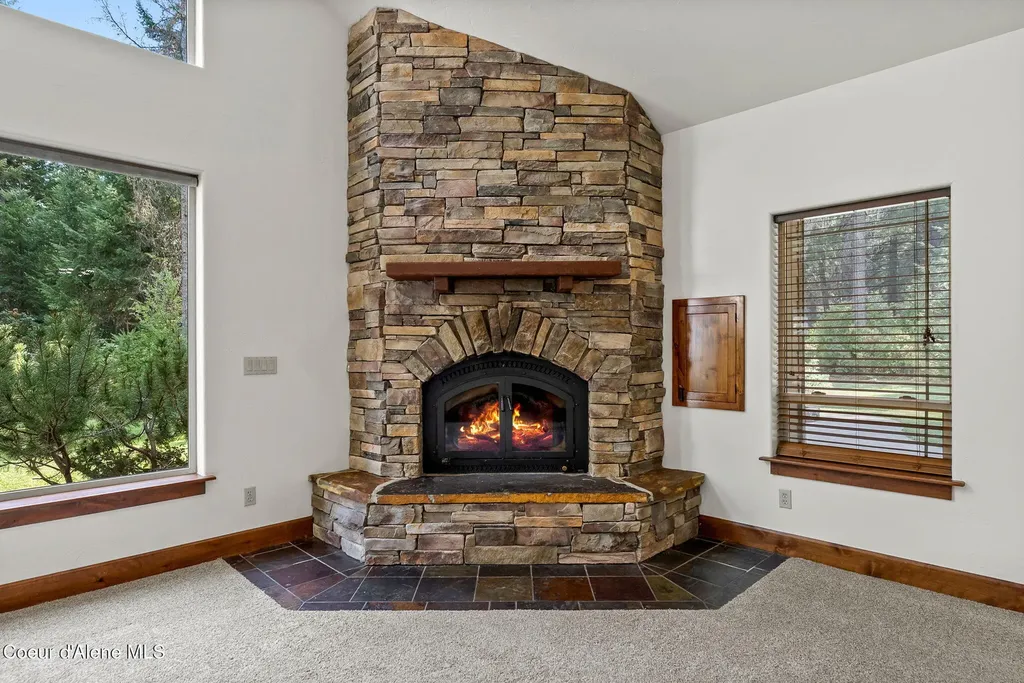 4407 E Turk Lane Athol ID 83801