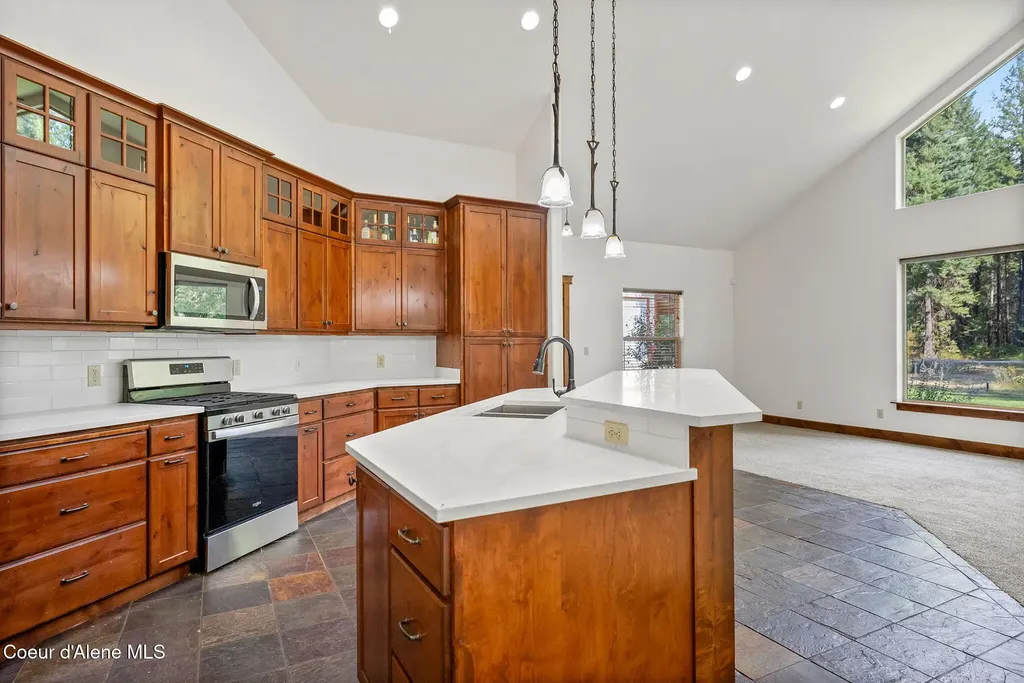 4407 E Turk Lane Athol ID 83801