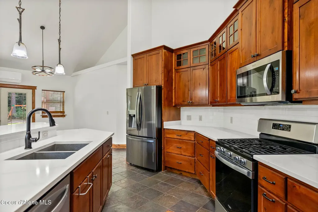 4407 E Turk Lane Athol ID 83801