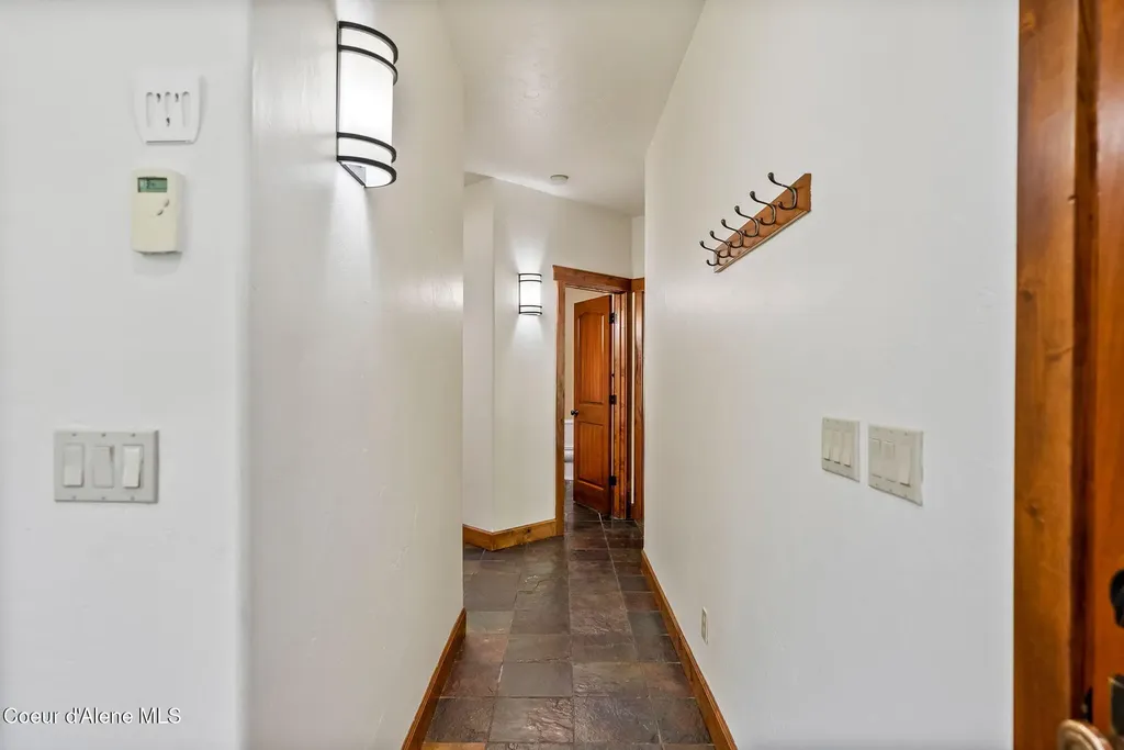 4407 E Turk Lane Athol ID 83801