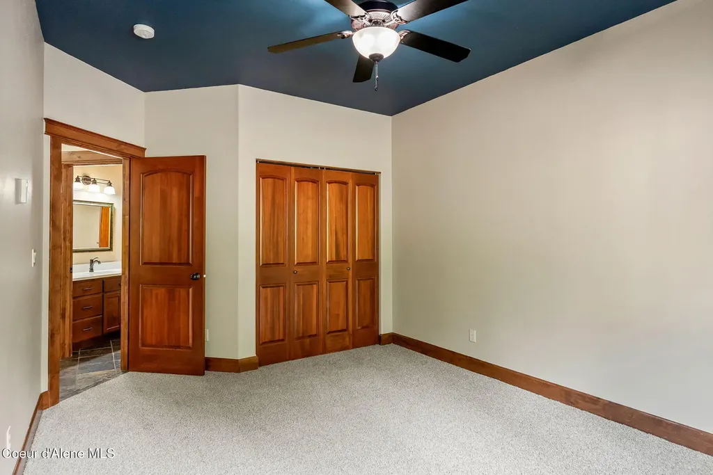 4407 E Turk Lane Athol ID 83801