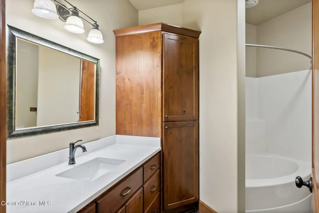 4407 E Turk Lane Athol ID 83801