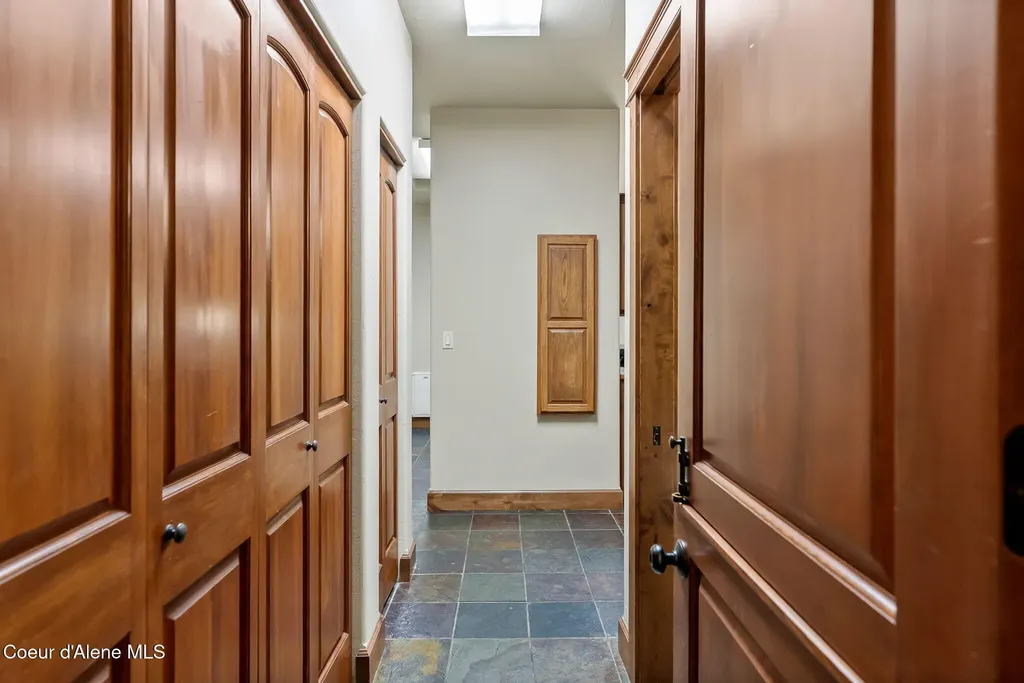 4407 E Turk Lane Athol ID 83801