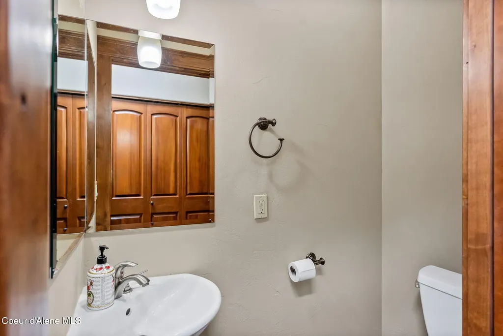4407 E Turk Lane Athol ID 83801