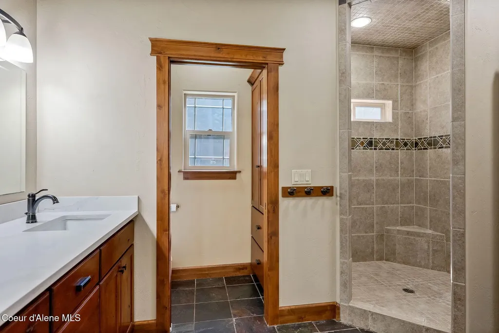 4407 E Turk Lane Athol ID 83801