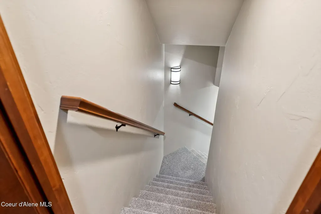 4407 E Turk Lane Athol ID 83801
