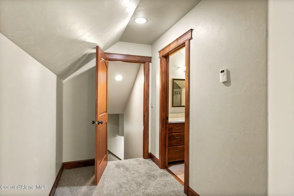 4407 E Turk Lane Athol ID 83801