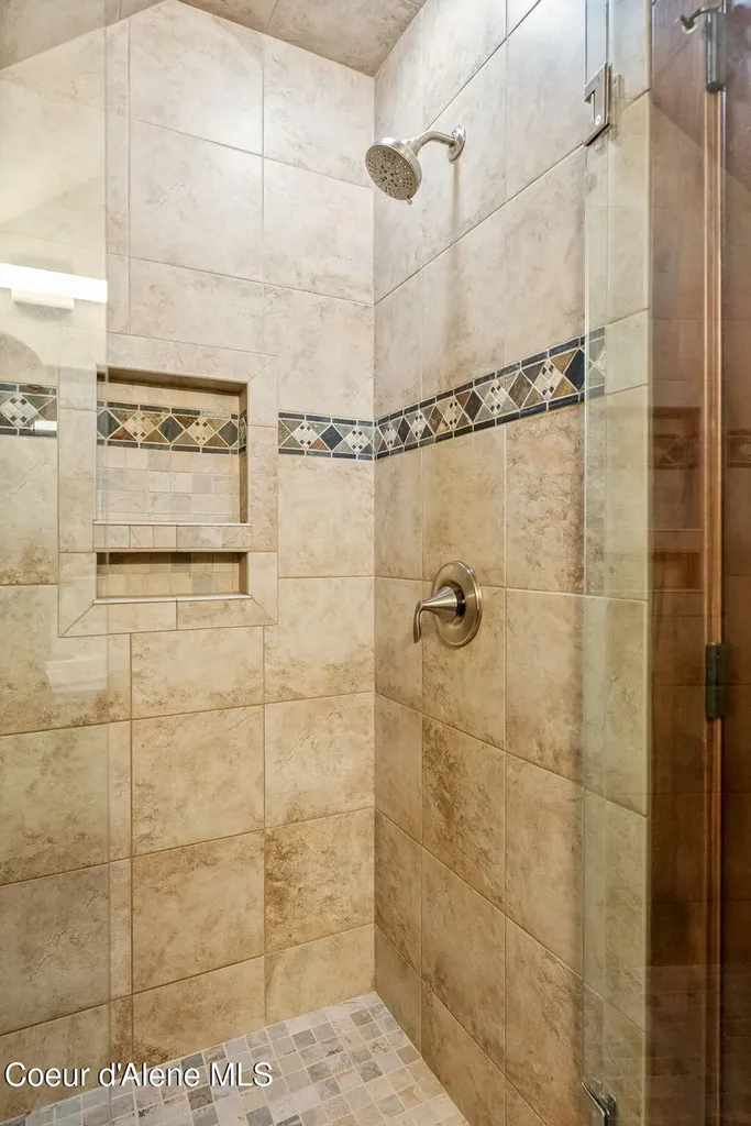 4407 E Turk Lane Athol ID 83801