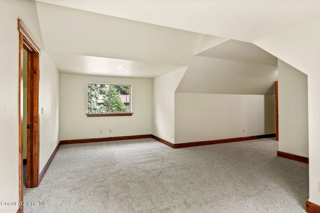 4407 E Turk Lane Athol ID 83801