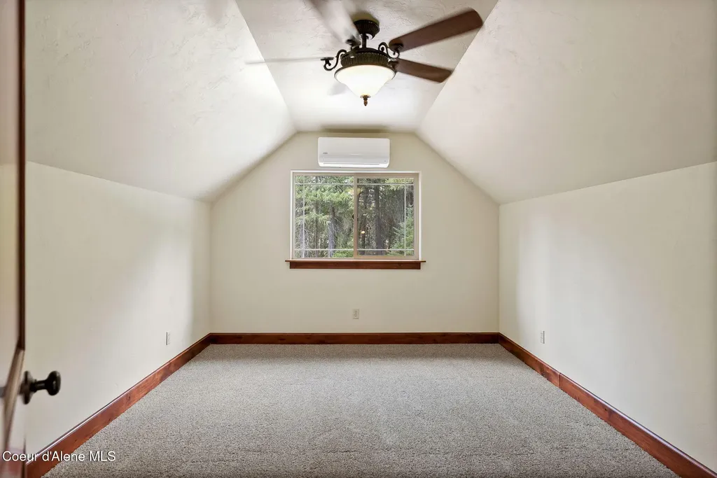 4407 E Turk Lane Athol ID 83801