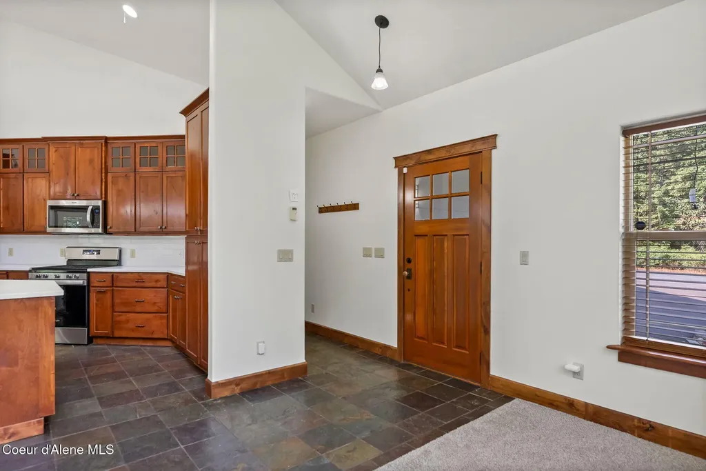 4407 E Turk Lane Athol ID 83801