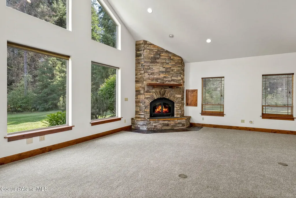 4407 E Turk Lane Athol ID 83801