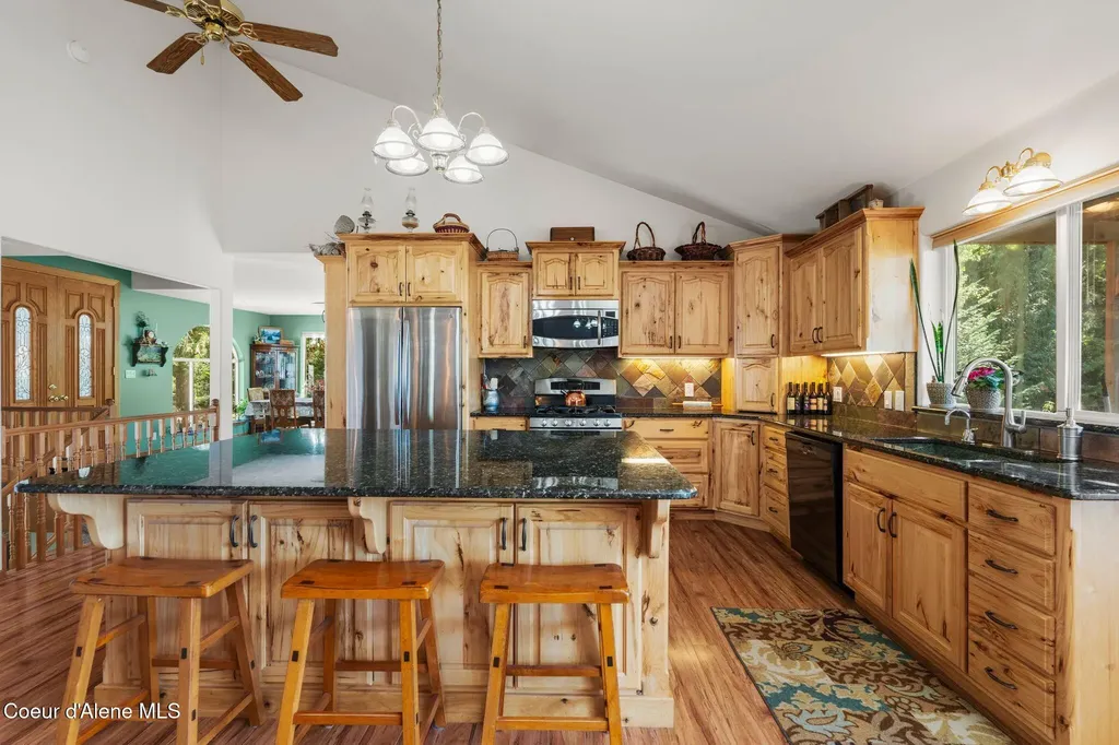 484 Timber Basin Road Sagle ID 83860