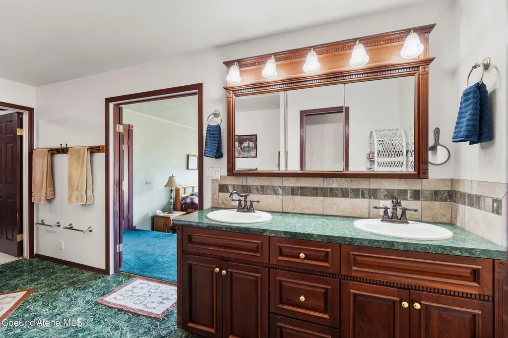 484 Timber Basin Road Sagle ID 83860