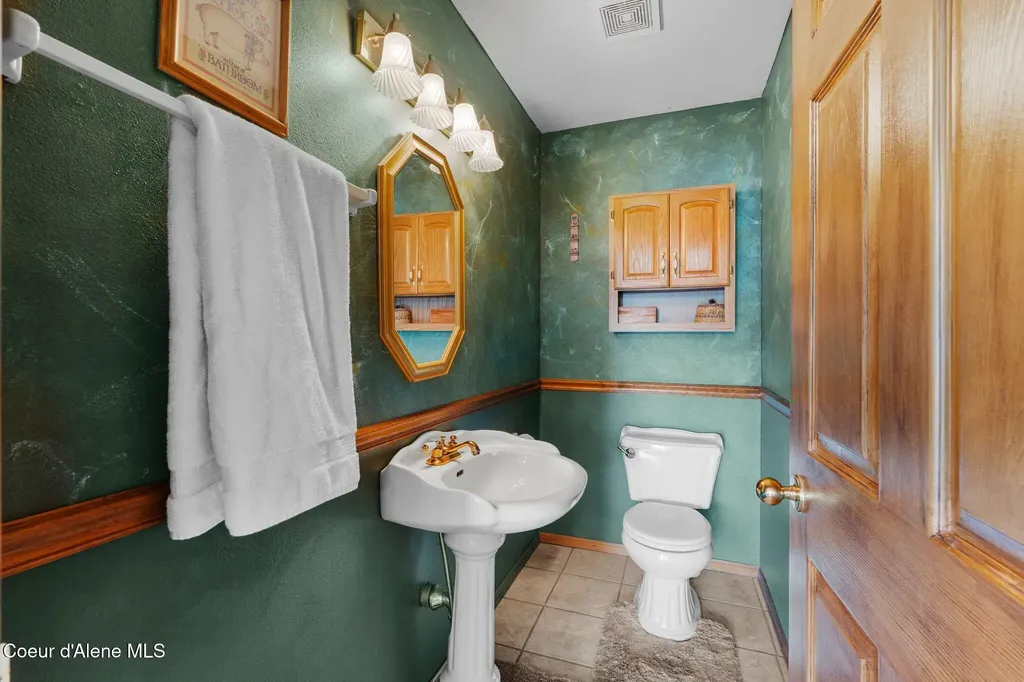 484 Timber Basin Road Sagle ID 83860