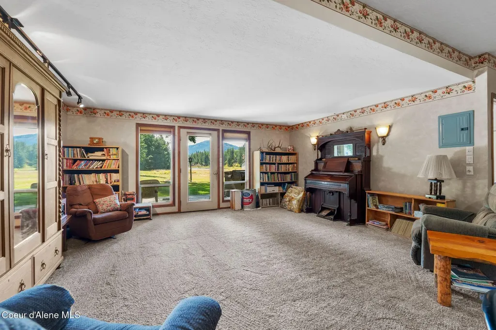 484 Timber Basin Road Sagle ID 83860