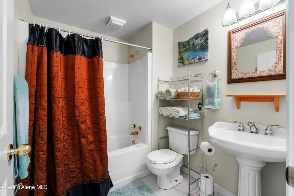 484 Timber Basin Road Sagle ID 83860