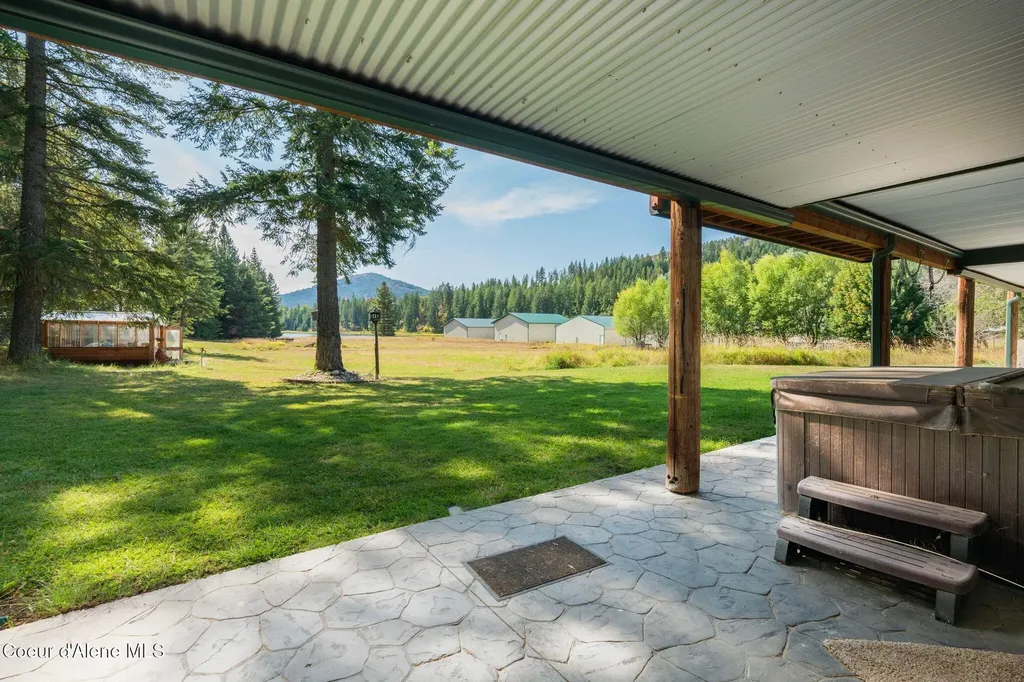 484 Timber Basin Road Sagle ID 83860