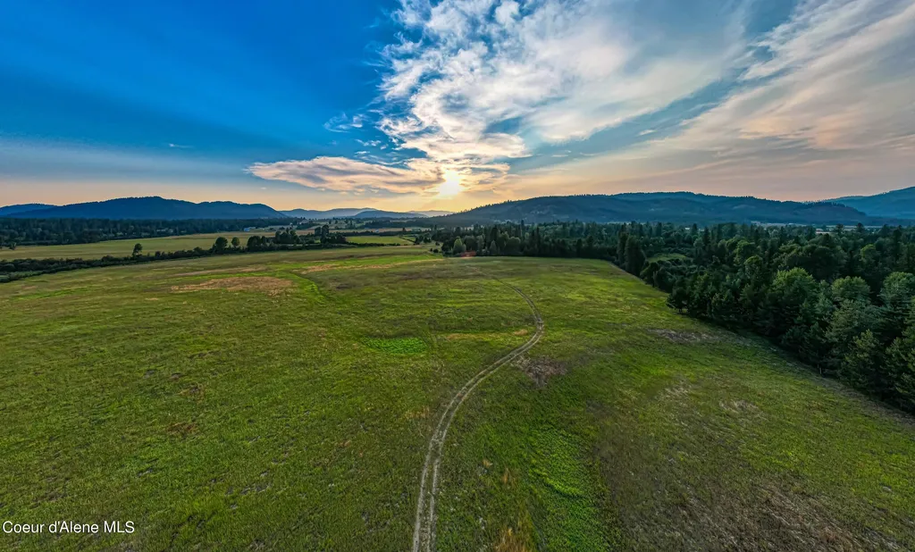 E 46+/- Acres Peninsula Road Priest River ID 83856