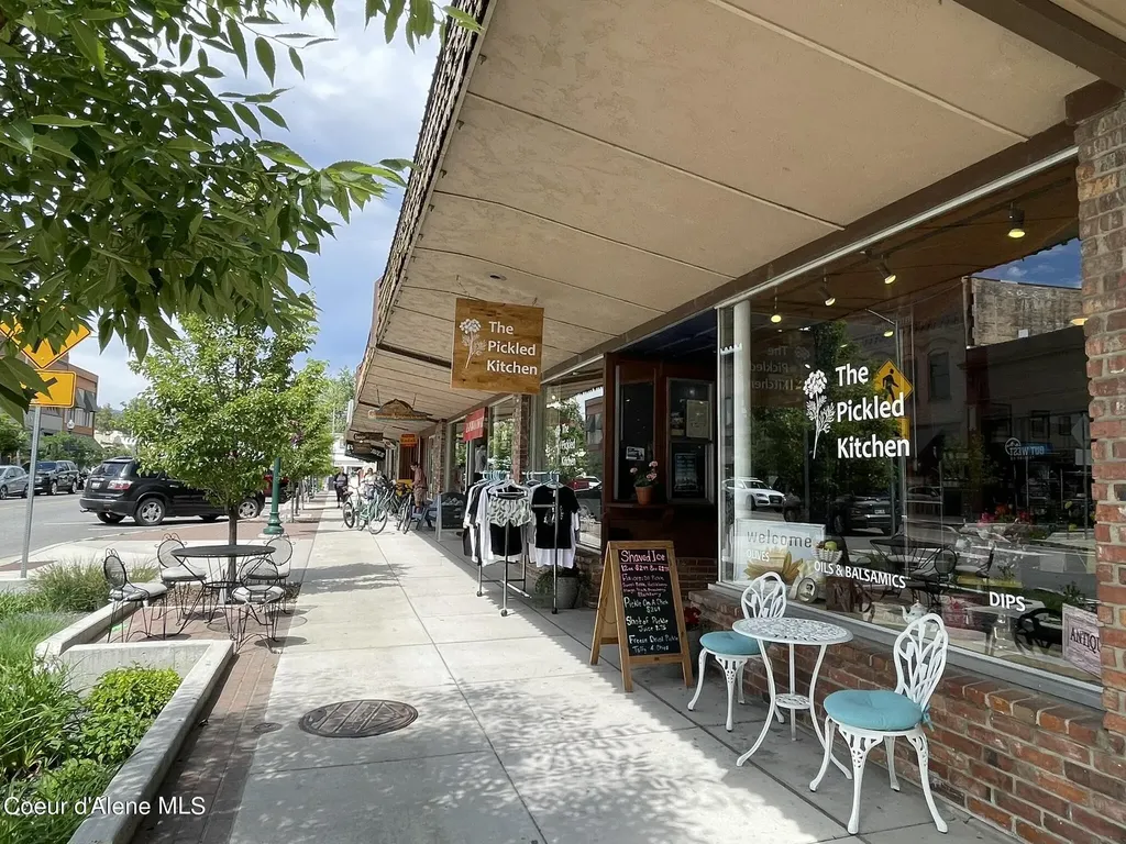 308-324 N 1st Avenue Sandpoint ID 83864