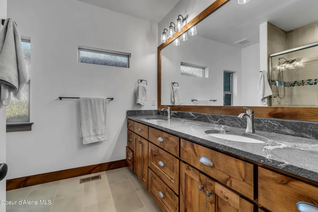 L6B9 N Walden Loop Rathdrum ID 83858