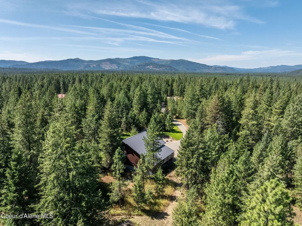 645 Cardinal Lane Spirit Lake ID 83869