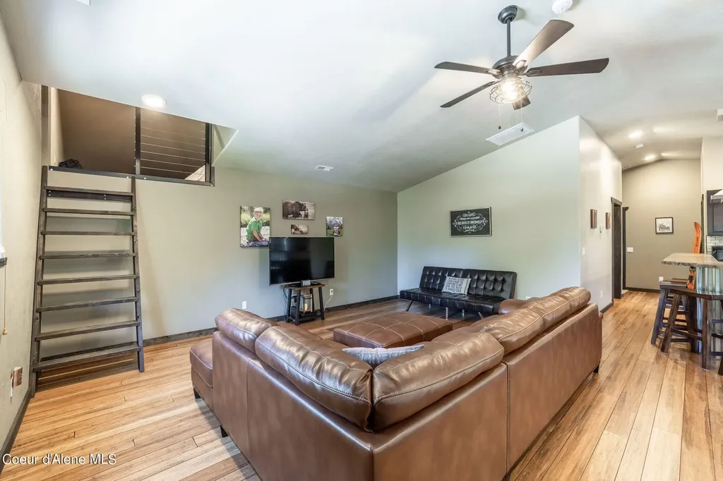 645 Cardinal Lane Spirit Lake ID 83869