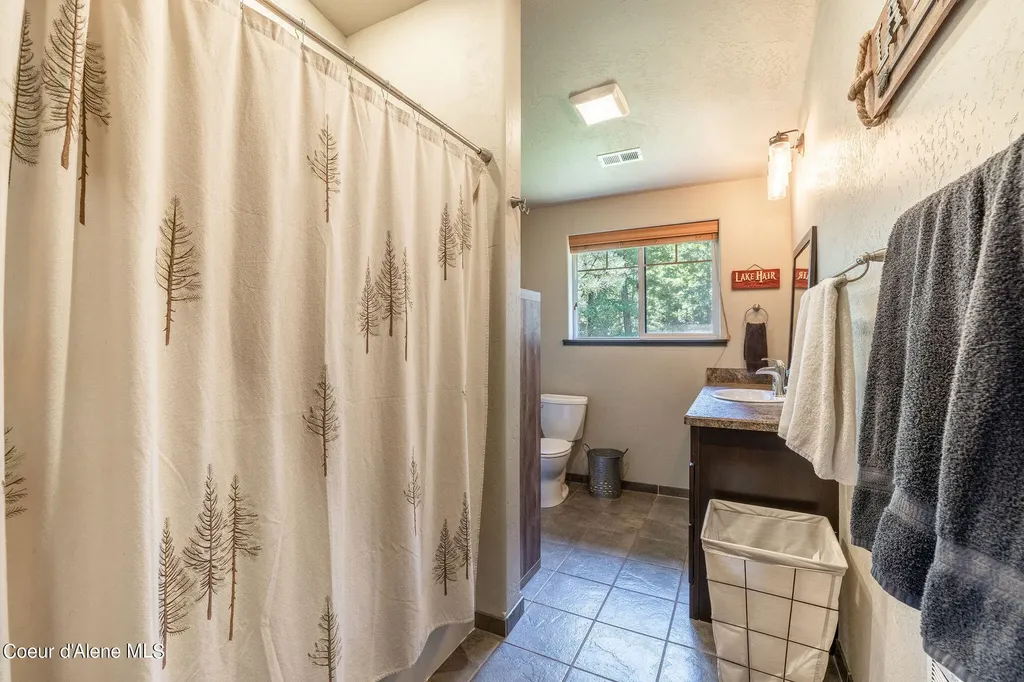 645 Cardinal Lane Spirit Lake ID 83869