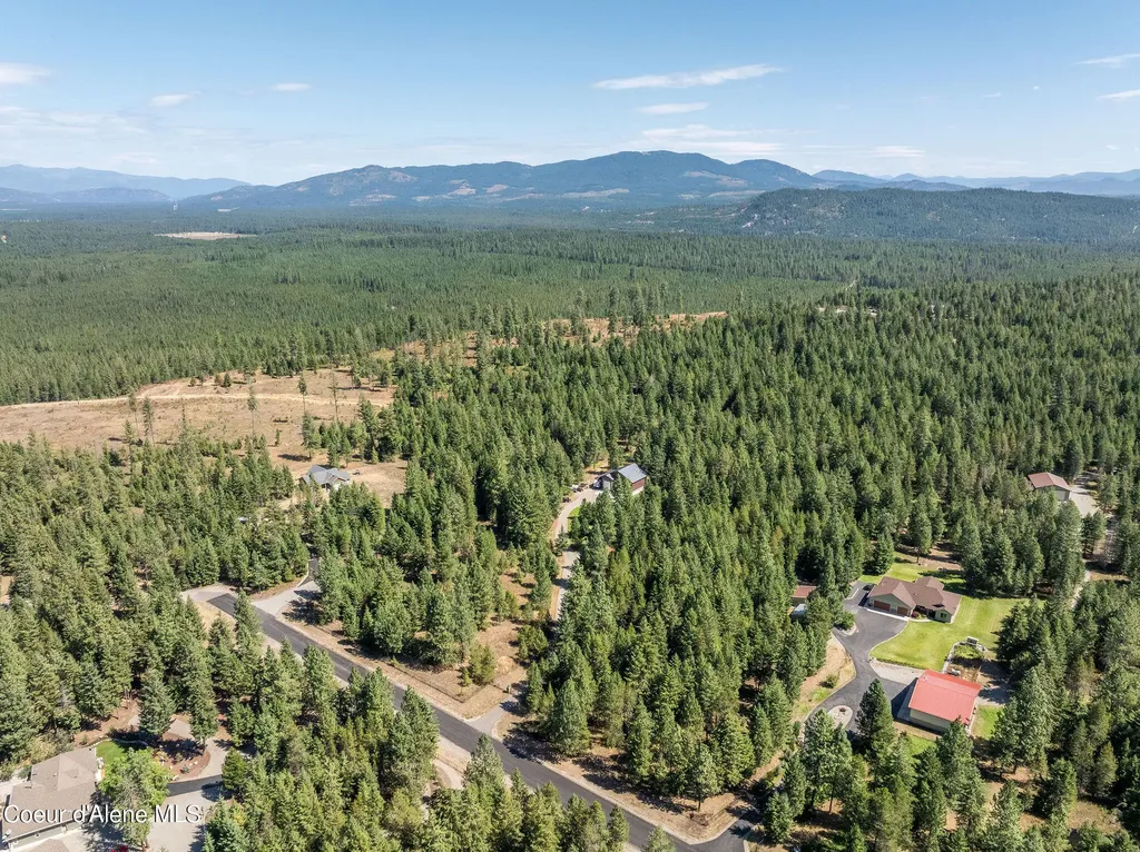 645 Cardinal Lane Spirit Lake ID 83869