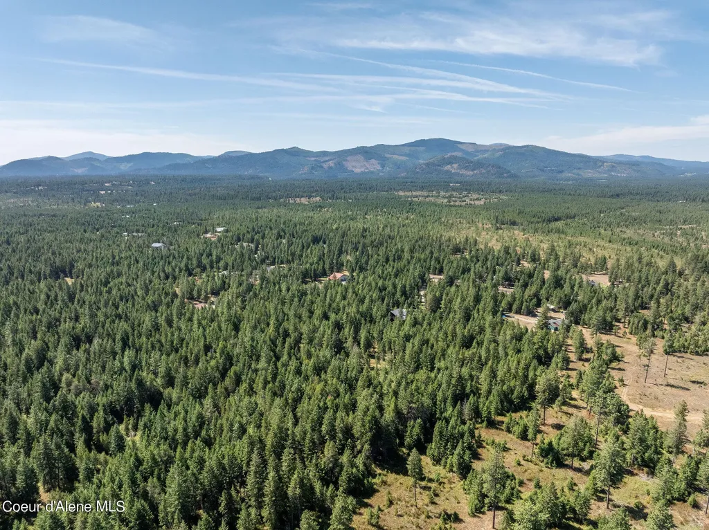 645 Cardinal Lane Spirit Lake ID 83869