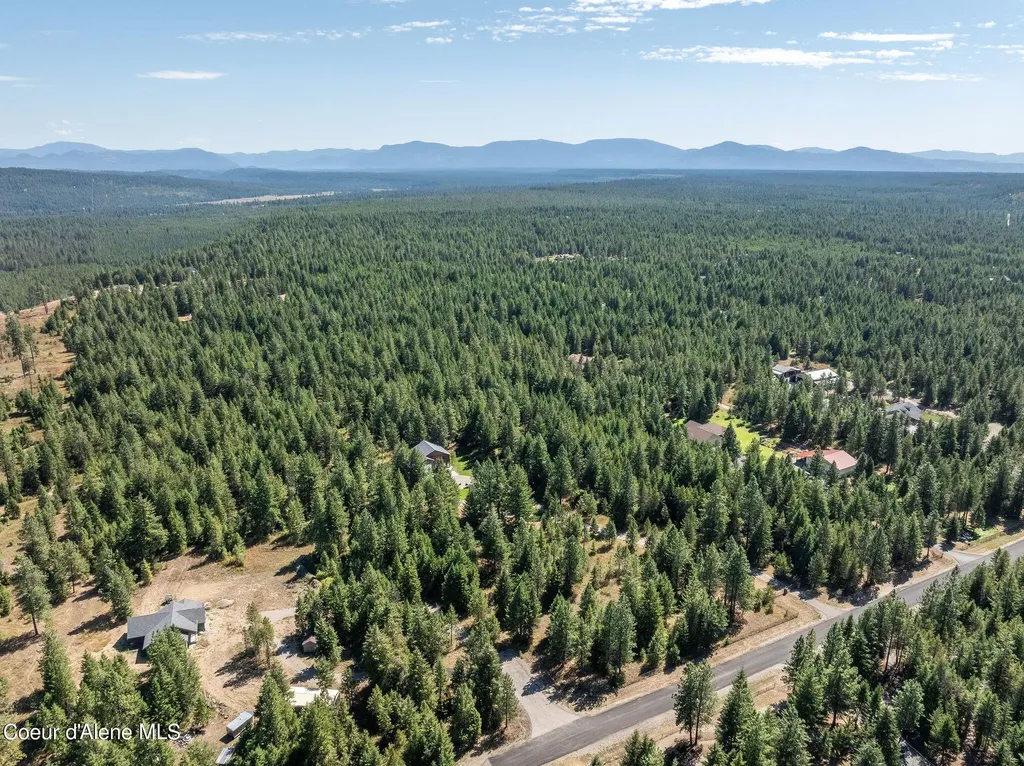 645 Cardinal Lane Spirit Lake ID 83869